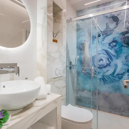 Гостьовий будинок Flos Luxury 4*