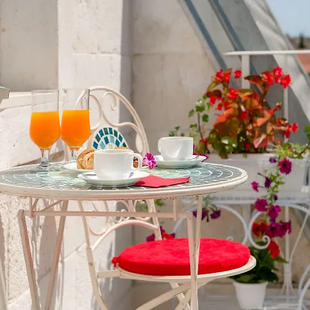 Flos Luxury 4*