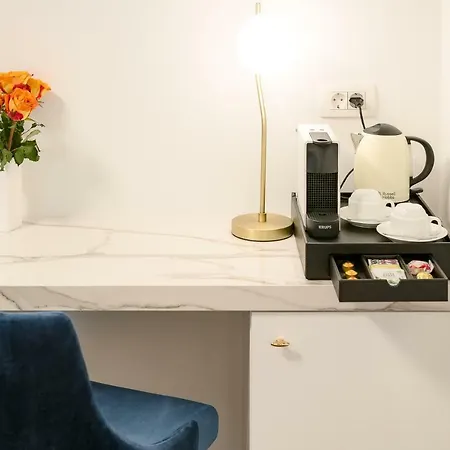 Flos Luxury 4* スプリト