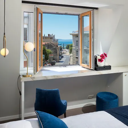 Flos Luxury Pensionat