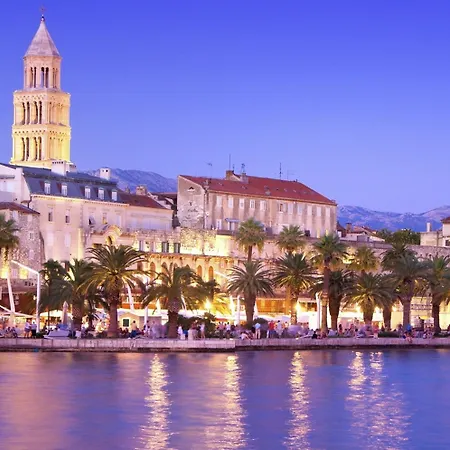 Flos Luxury 4*