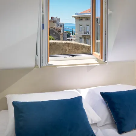 Guest house Flos Luxury