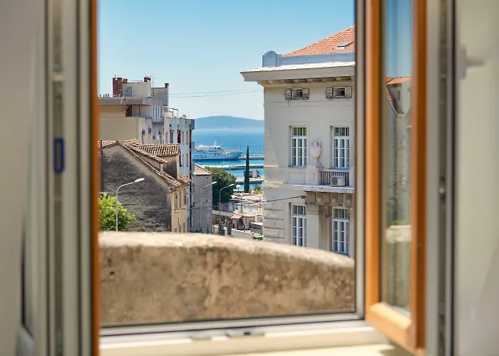 Guest house Flos Luxury