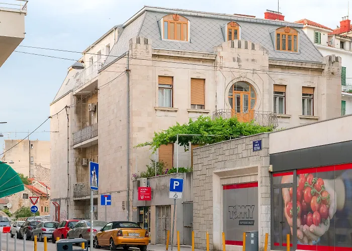 Guest house Flos Luxury Split