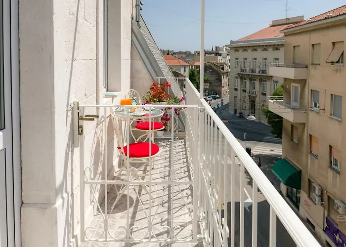 Guest house Flos Luxury