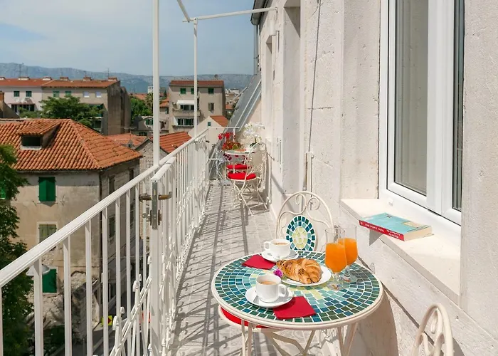 Guest house Flos Luxury 4*