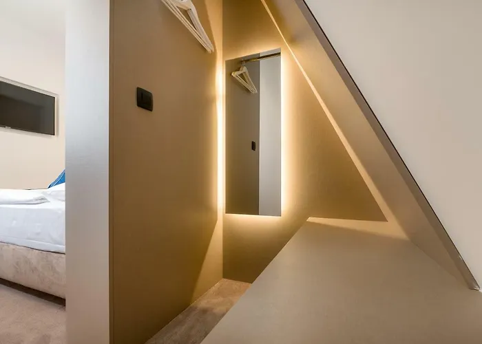 Guest house Flos Luxury 4*