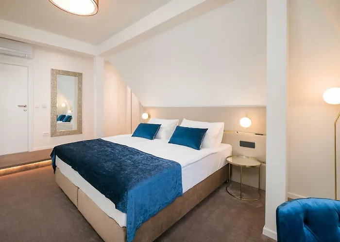 Flos Luxury Guest house 4*