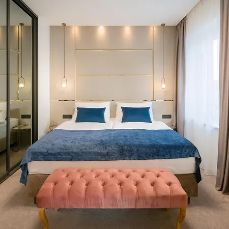 Flos Luxury Gasthof 4*