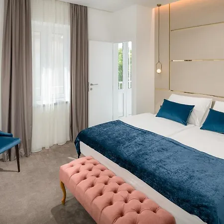 Flos Luxury Gasthof