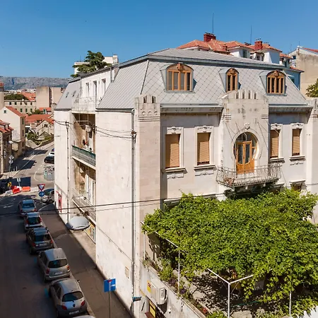 Pensionat Flos Luxury 4*