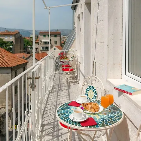 Pensionat Flos Luxury 4*