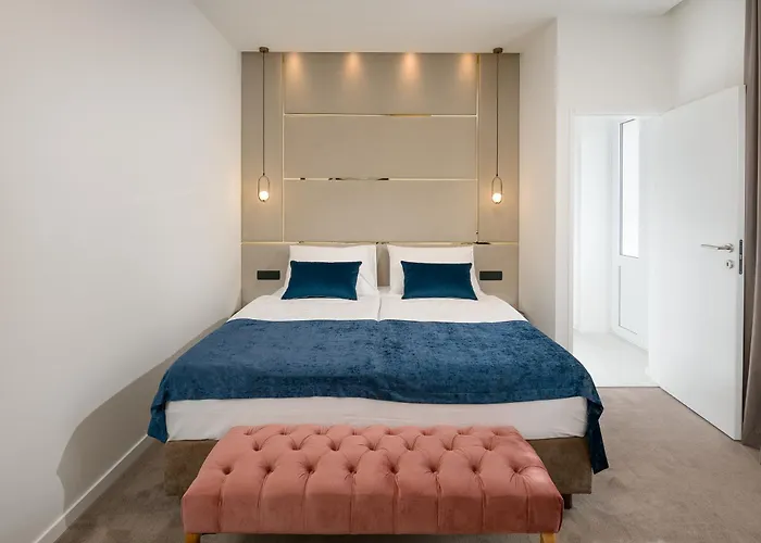 Flos Luxury 4* ספליט