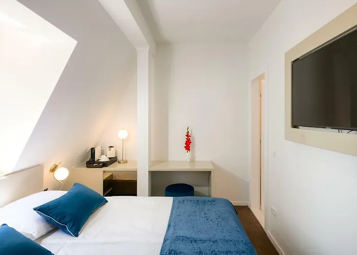 Flos Luxury ספליט